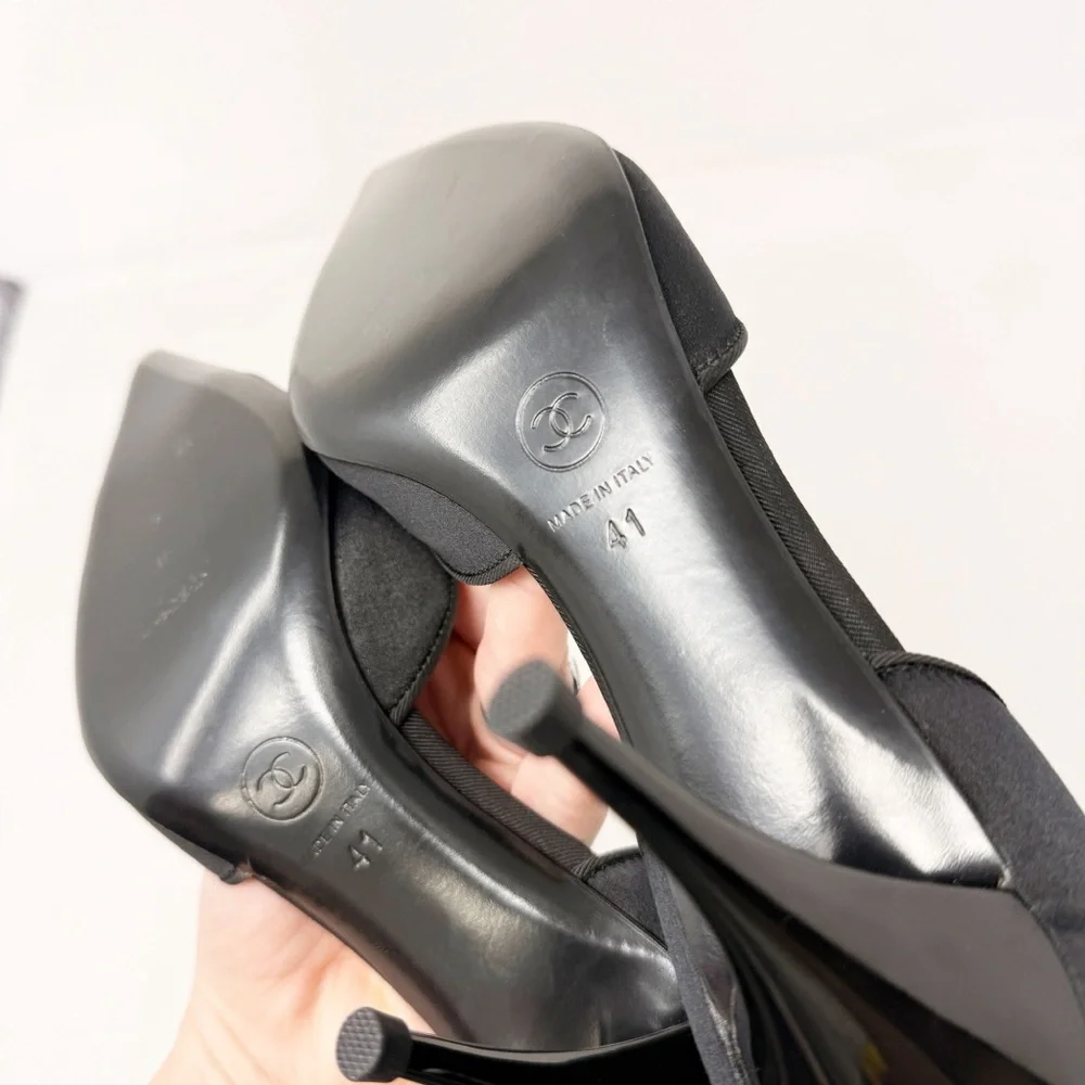 Chanel Black D’Orsay Heels Pointed Toe Kitten Heel Pumps with Silver CC Logo 41 - Picture 15 of 16